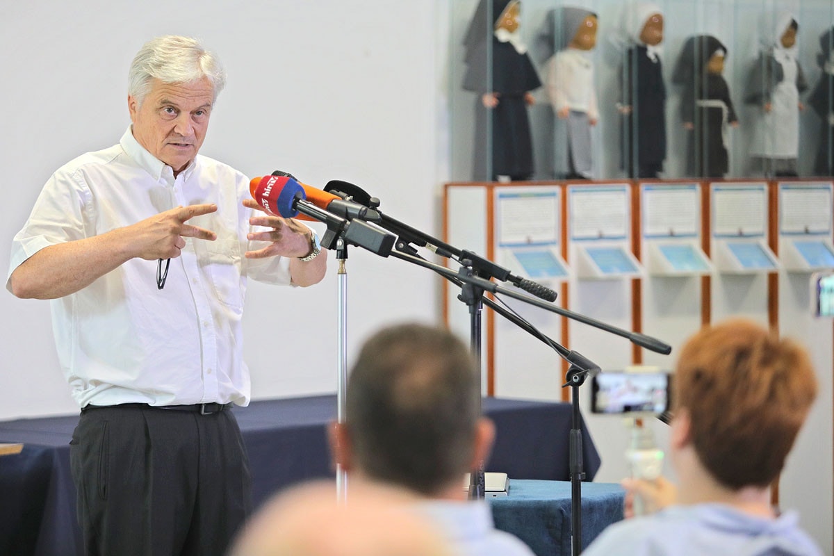 Nagy magyar orvosi siker a sziámi ikrek szétválasztása