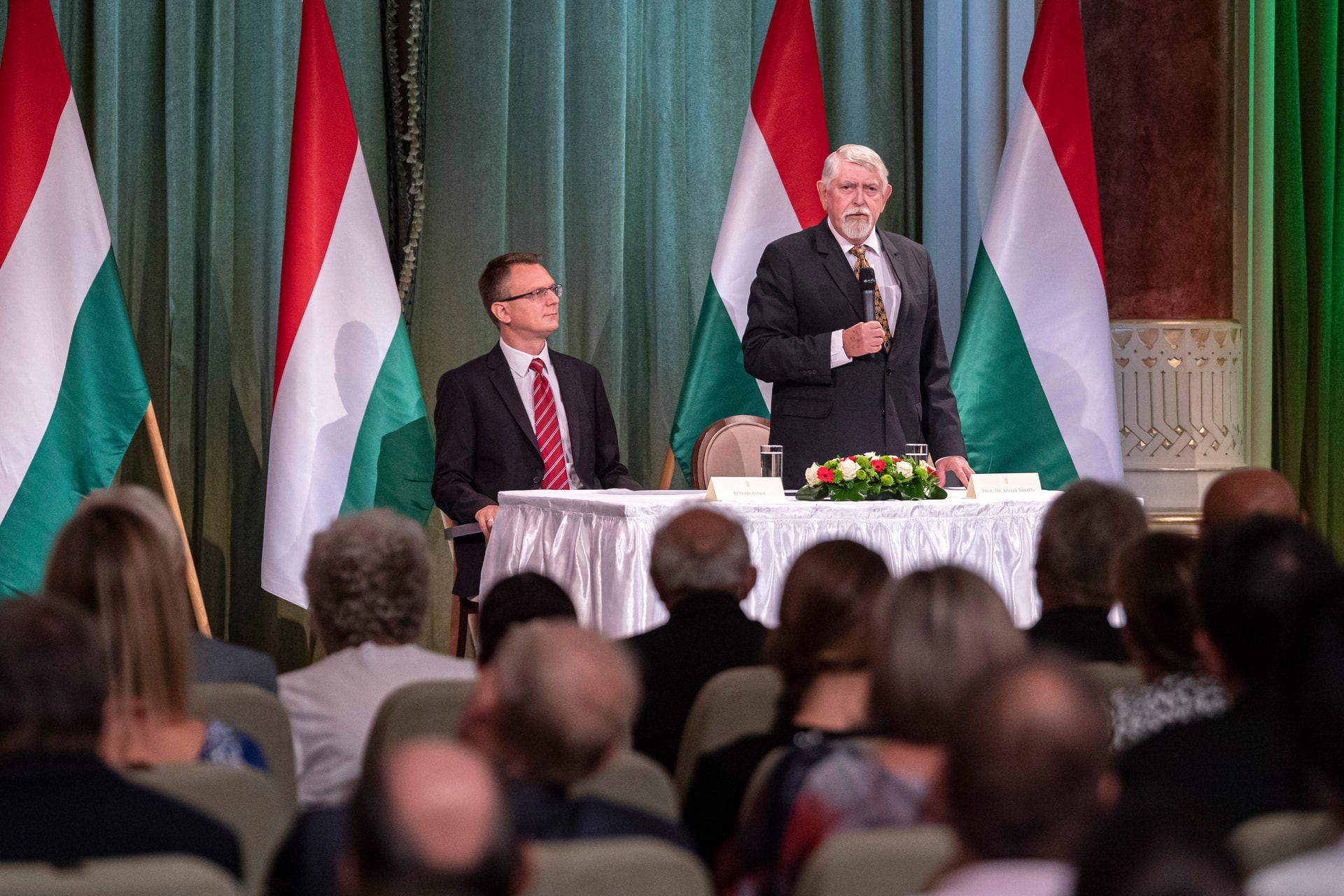 Állami kitüntetéseket adott át Kásler Miklós