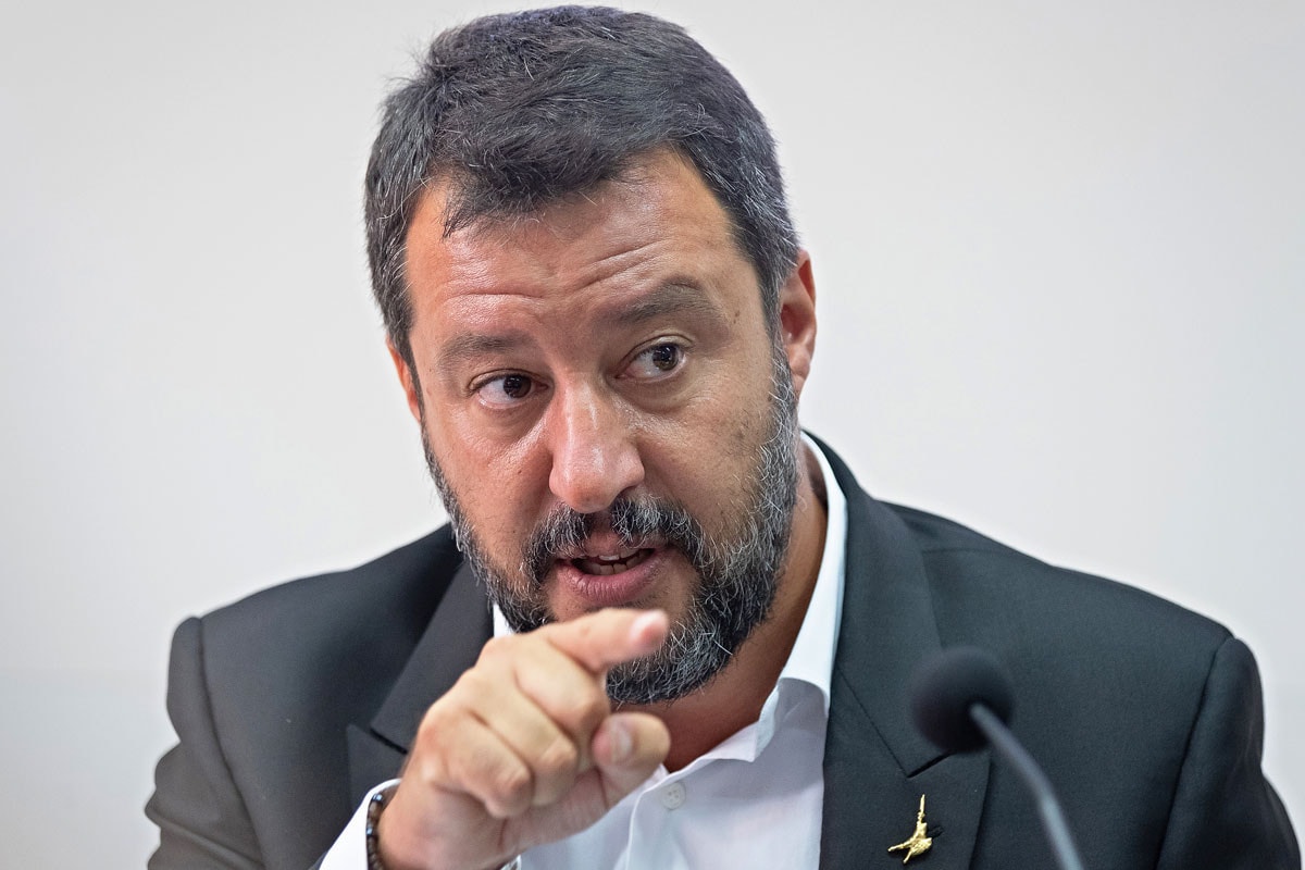 Salvini: Conte menekülttáborrá változtatja Olaszországot