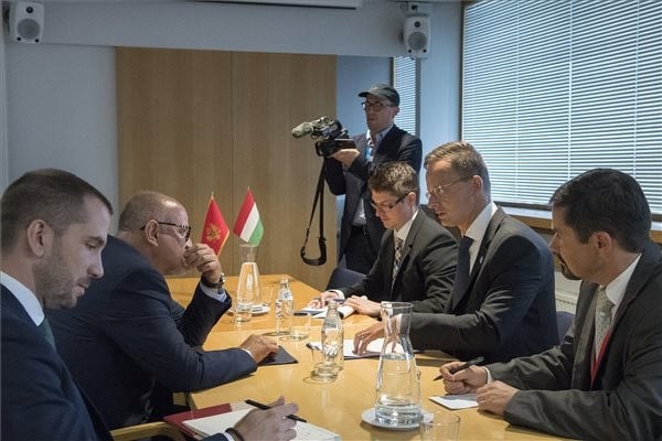 Szijjártó: A jelenlegi Európai Bizottság vakvágányra vitte az EU bővítését