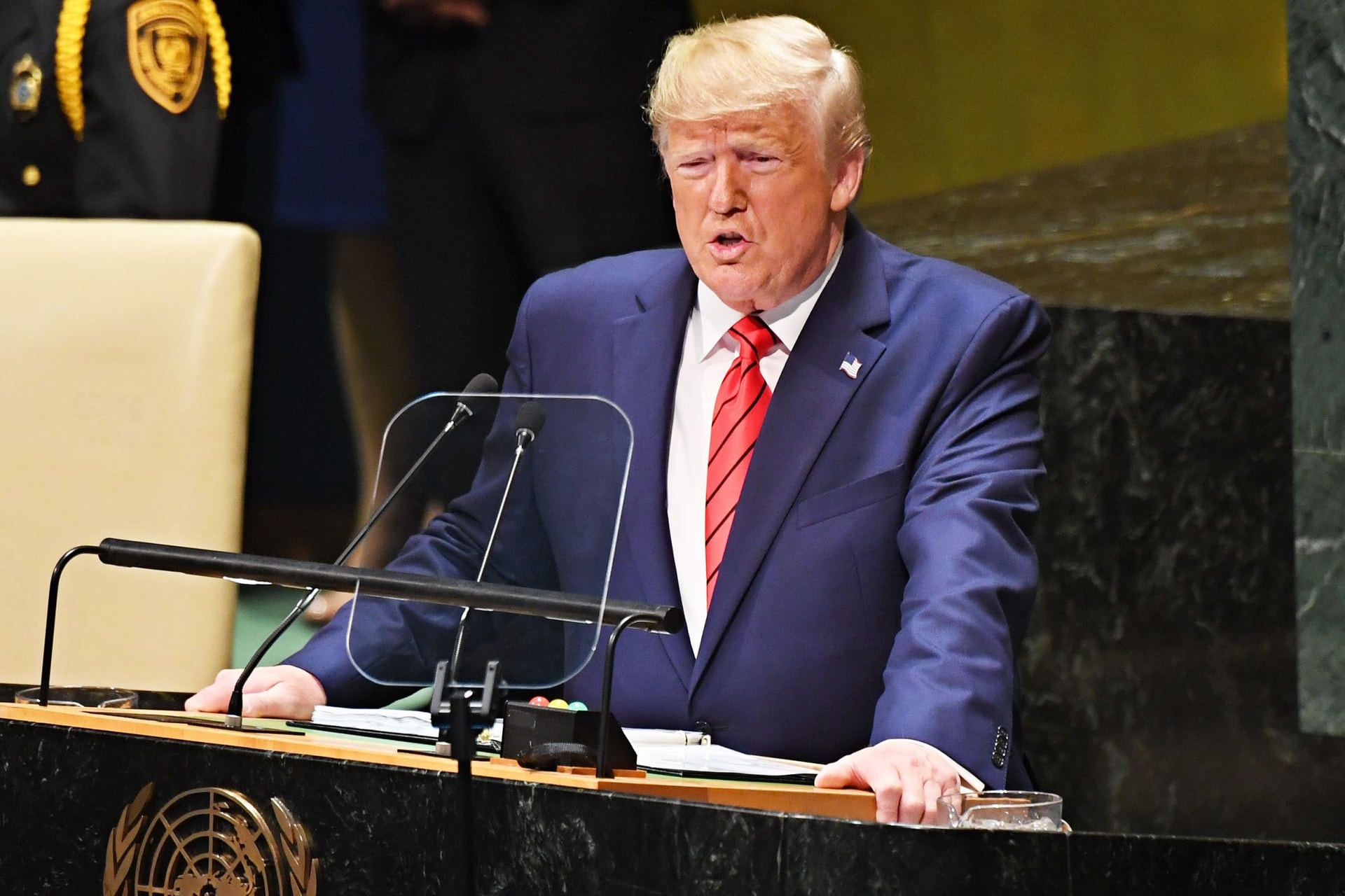 Trump találkozni akar a szivárogtatóval