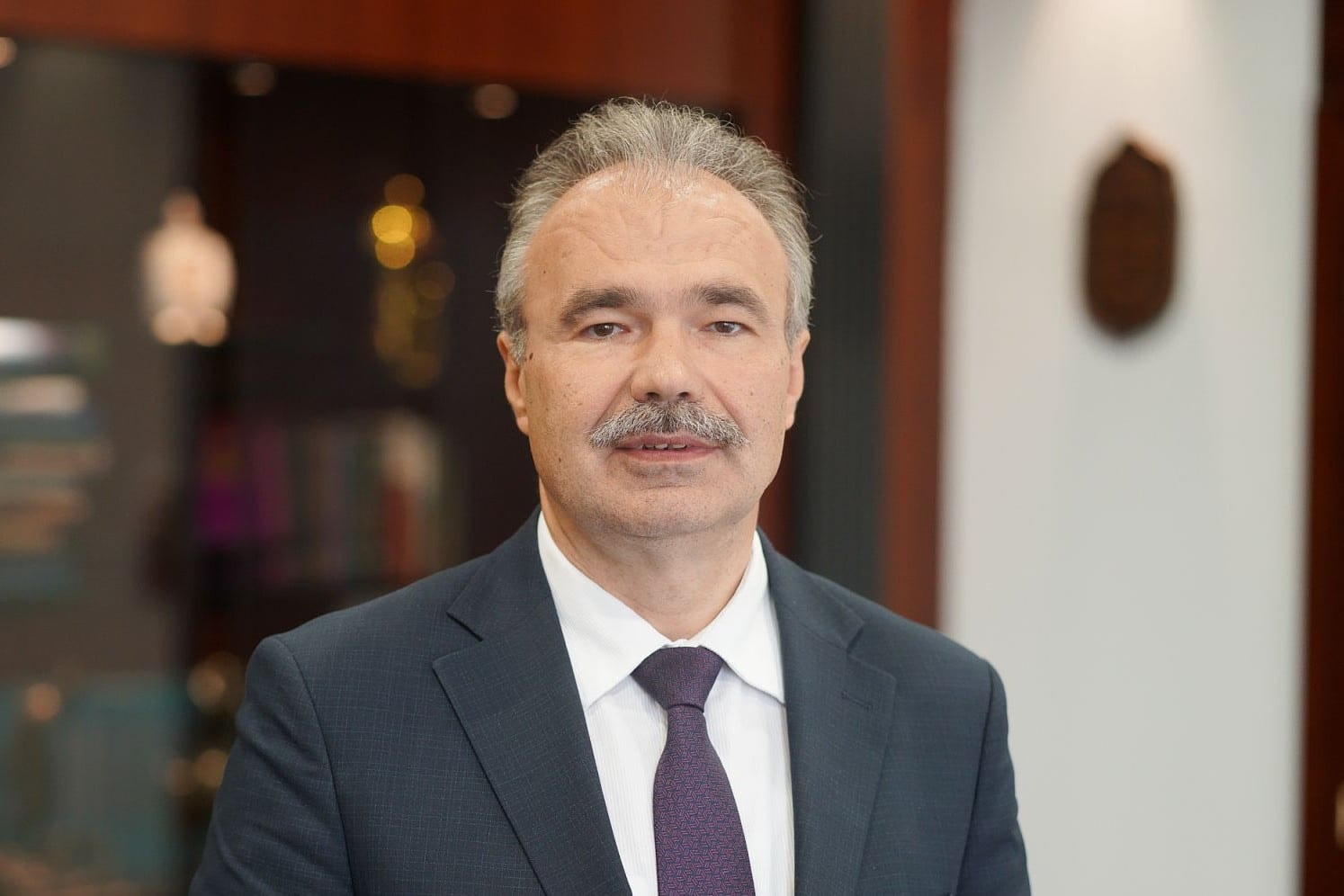 A kormány állami földekkel segíti a hátrányos helyzetű településeket