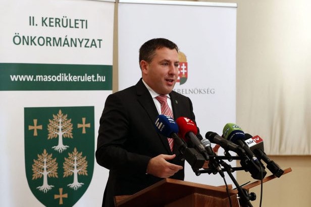 Álhír terjesztéséért feljelentést tett a II. kerület polgármestere