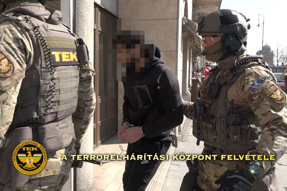 Terrorizmus miatt vádat emeltek Haszan F. ellen
