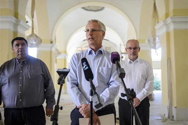 Soltész: Az egyházak megérdemlik és meg is kapják a támogatást