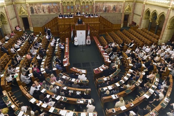 Semjén: Megnégyszereződött az őshonos nemzetiségek támogatása