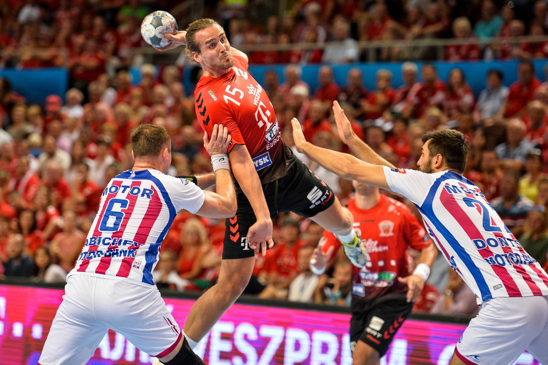 Kézilabda: Fölényes sikerrel rajtolt a Veszprém a BL-ben