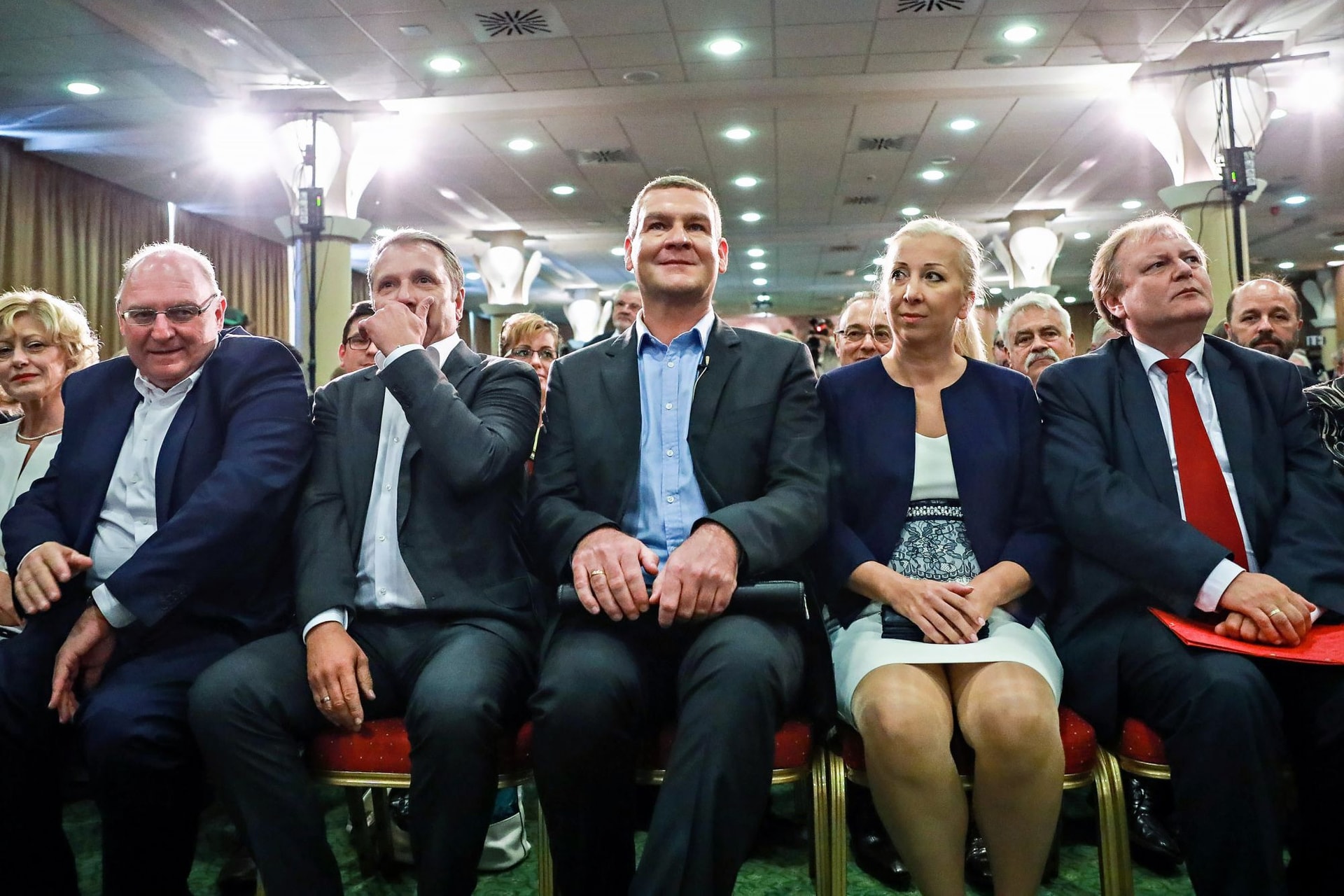 Civil köntösben bujkáló szocialisták