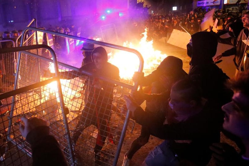 Rendbontásba torkolltak a katalán tüntetések