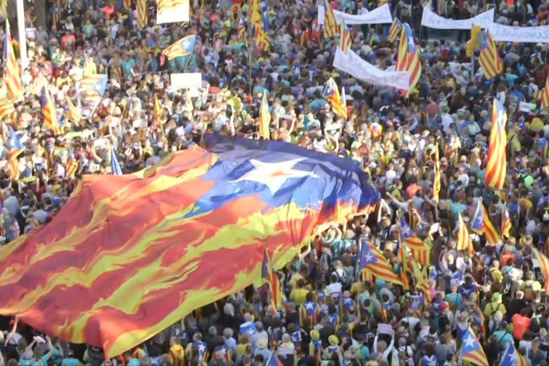 Százezrek tüntettek Barcelonában