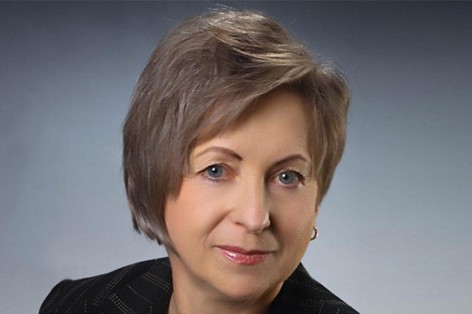 Elhunyt Dobozi Eszter