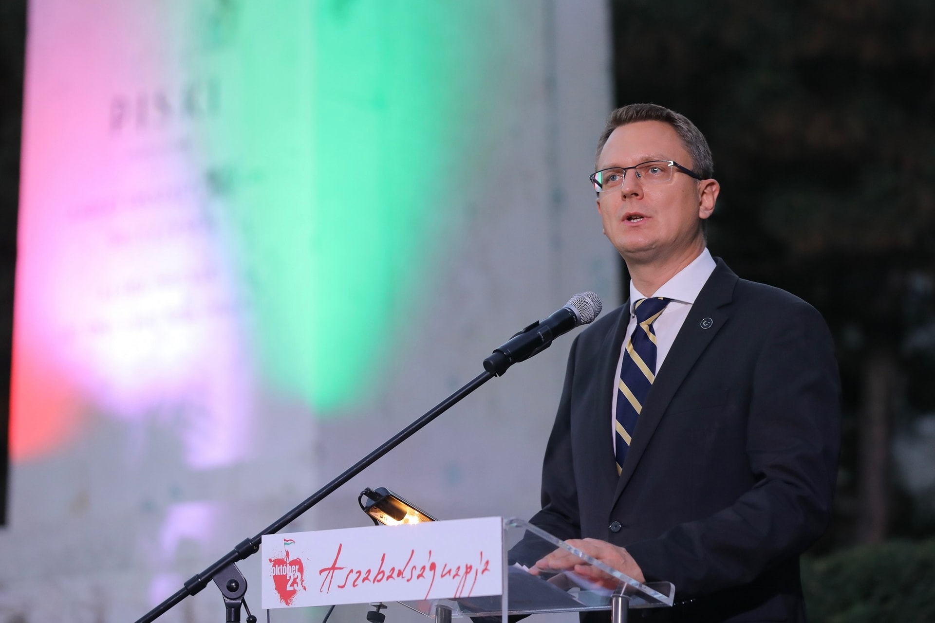Rétvári: Ma már más képet mutatnak az iskolák, mint tíz éve