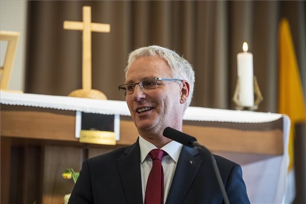 Soltész: II. János Pál pápa sokat tett a szabadságért