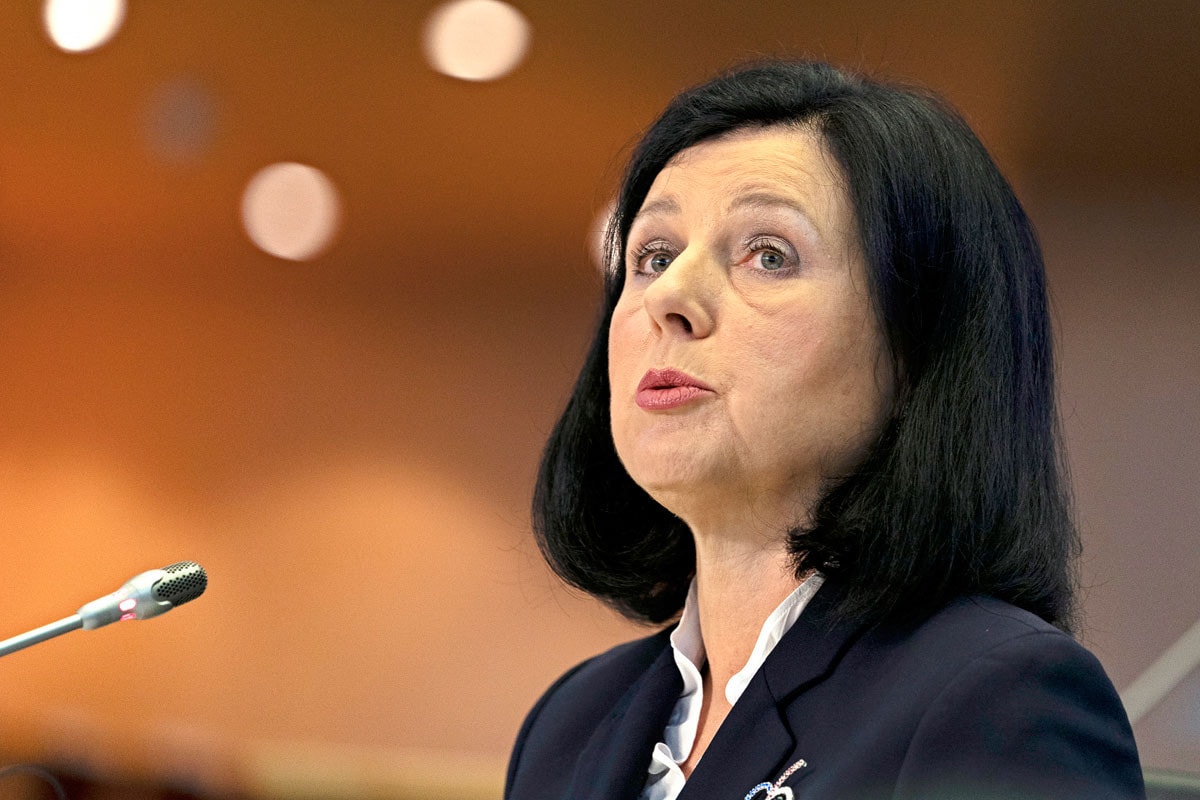Alapjogokért Központ: Jourová „fakenews-ozása” a fake news