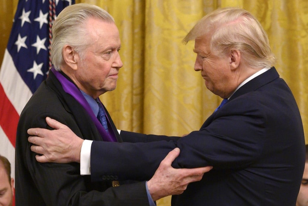 Donald Trumptól kapott kitüntetést Jon Voight