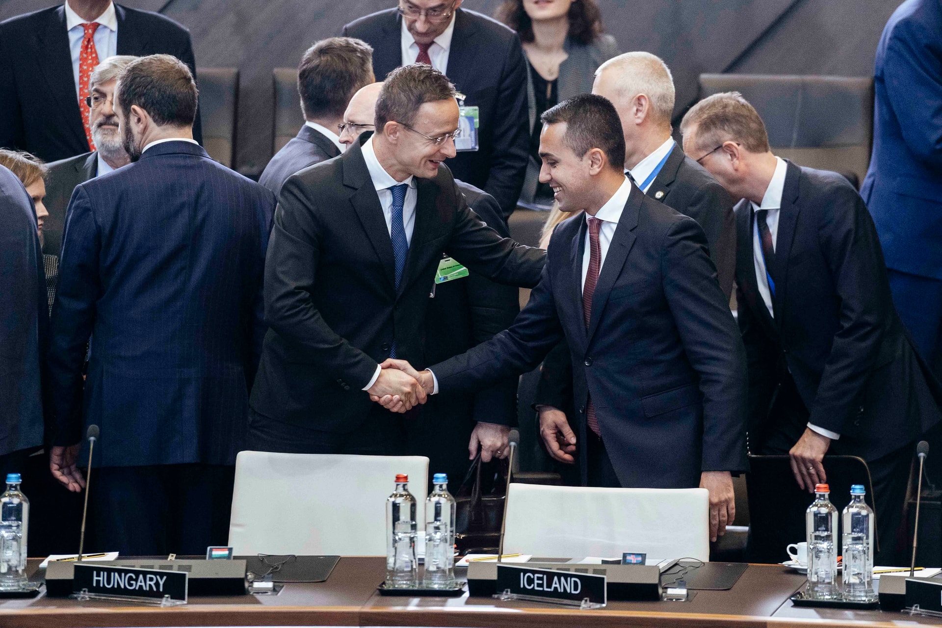 Szijjártó: Magyarország egyharmadával növeli katonáinak számát a NATO misszióiban