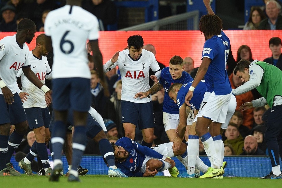 Megműtik az Everton horrorsérülést szenvedett középpályását