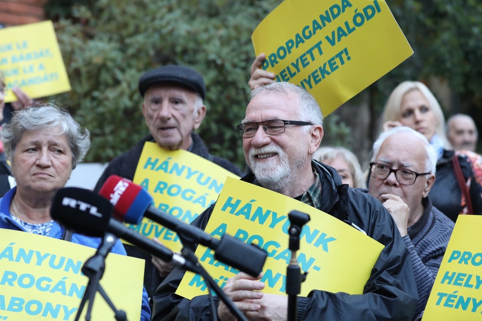 A balliberális elit újabb tagjai kerültek a fővárosi fizetési listára