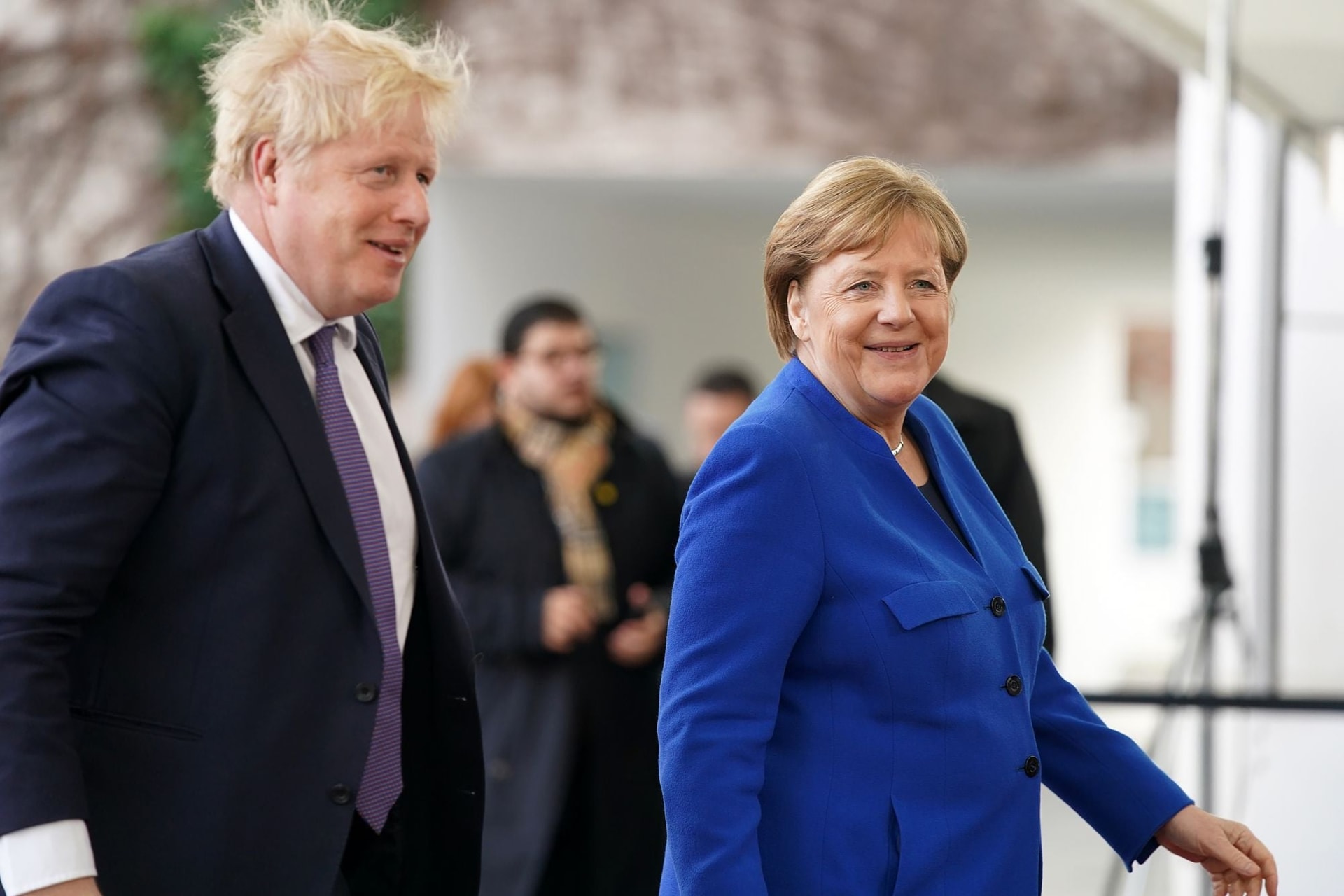 Bár a felek Berlinbe érkeztek tárgyalni a líbiai háborúról, Haftar erői megbénították országuk olajtermelését