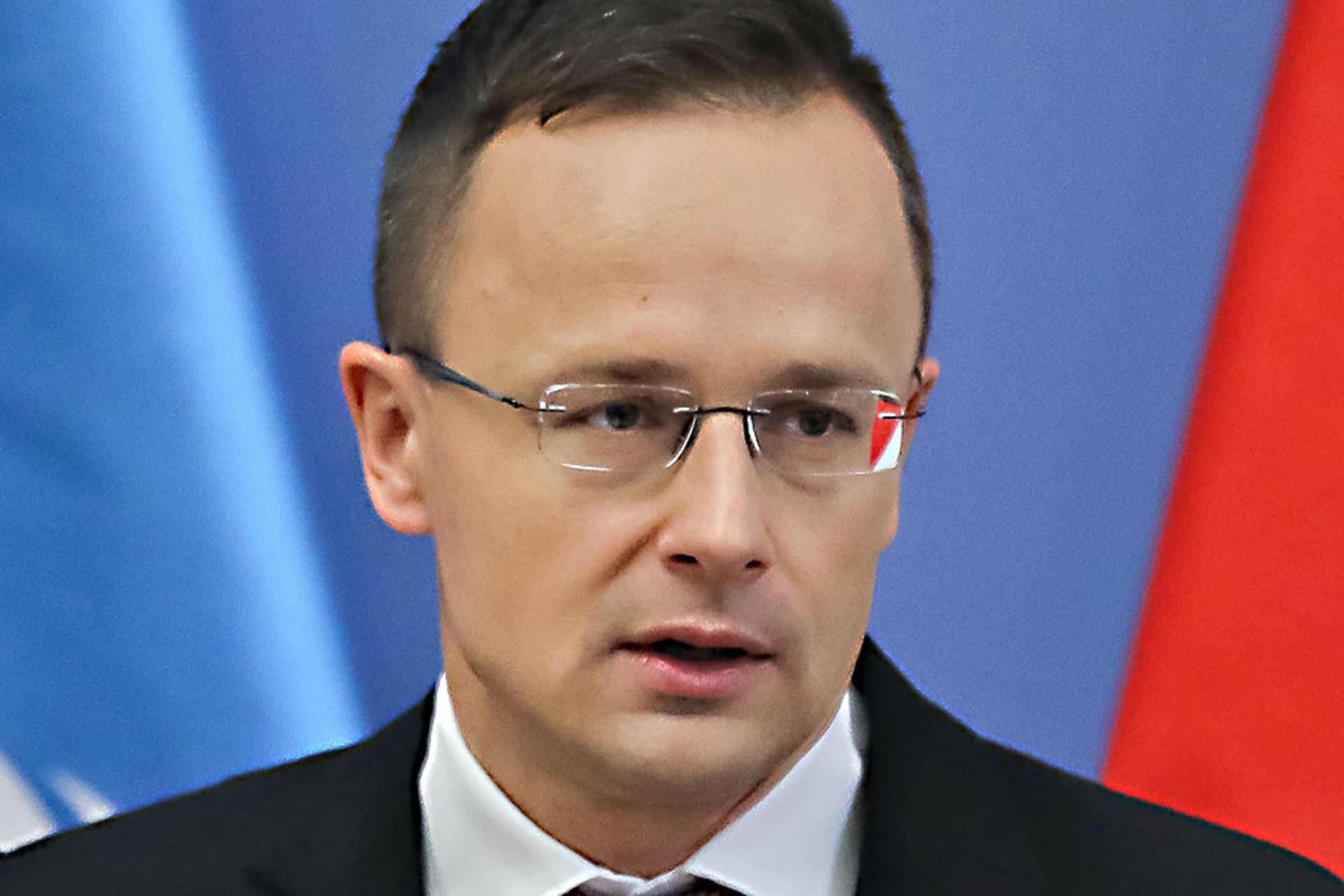 Szijjártó: Álhír, hogy Magyarországon beszüntették a parlamentet