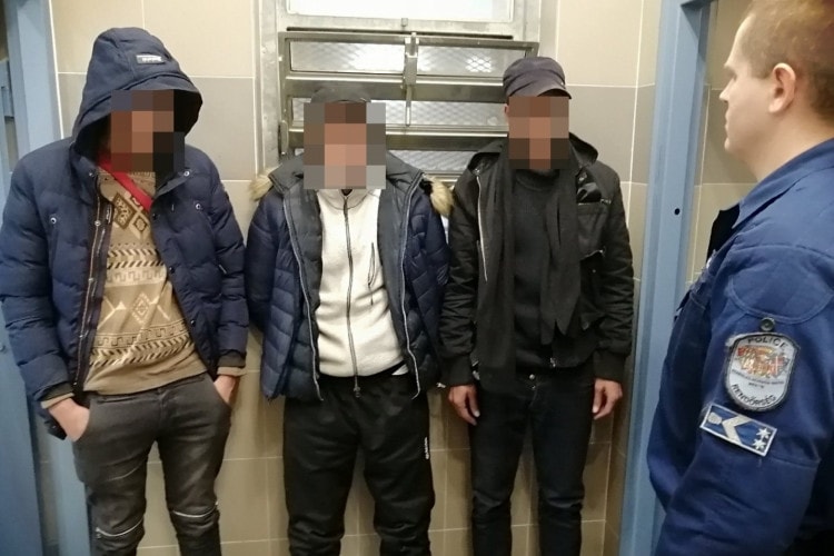 Több mint 350 migráns próbált bejutni Magyarországra csak a hétvégén