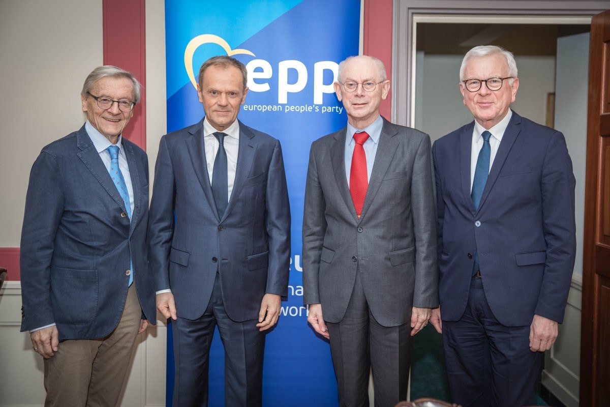 Megosztottak a néppárti bölcsek a Fidesz néppárti tagsága kapcsán