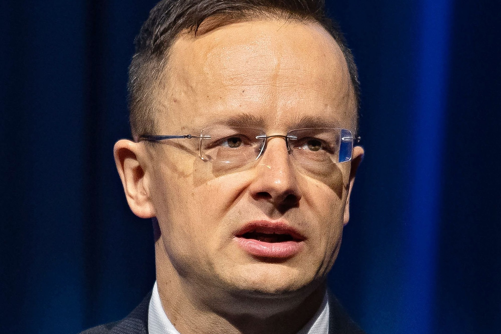 Szijjártó: Legyen nemzetközi emléknapja a kommunista diktatúrák áldozatainak!