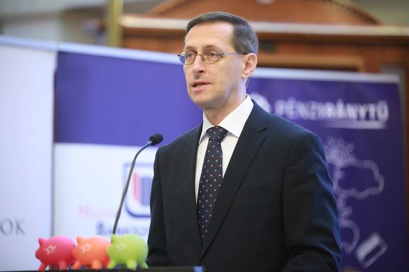 Indul a diákok pénzügyi ismereteit erősítő Pénz7 programsorozat