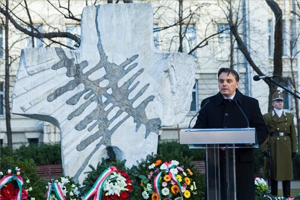 Latorcai: A hazaárulás soha nem feledhető