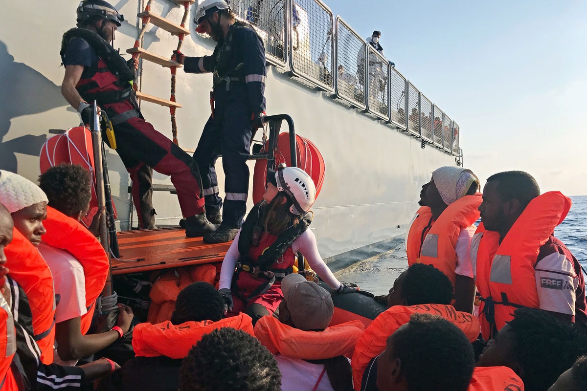 Több mint félmillió illegális migráns letelepítéséről döntött az olasz kormány