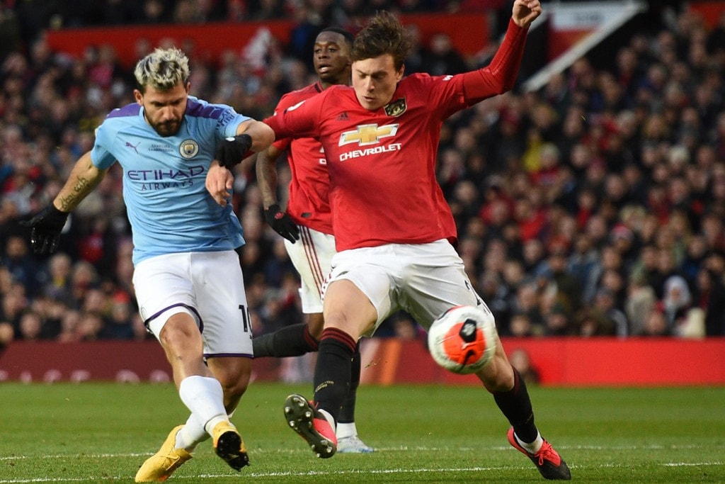 A Premier League, a Bundesliga és a francia bajnokság meccseit is elhalasztották