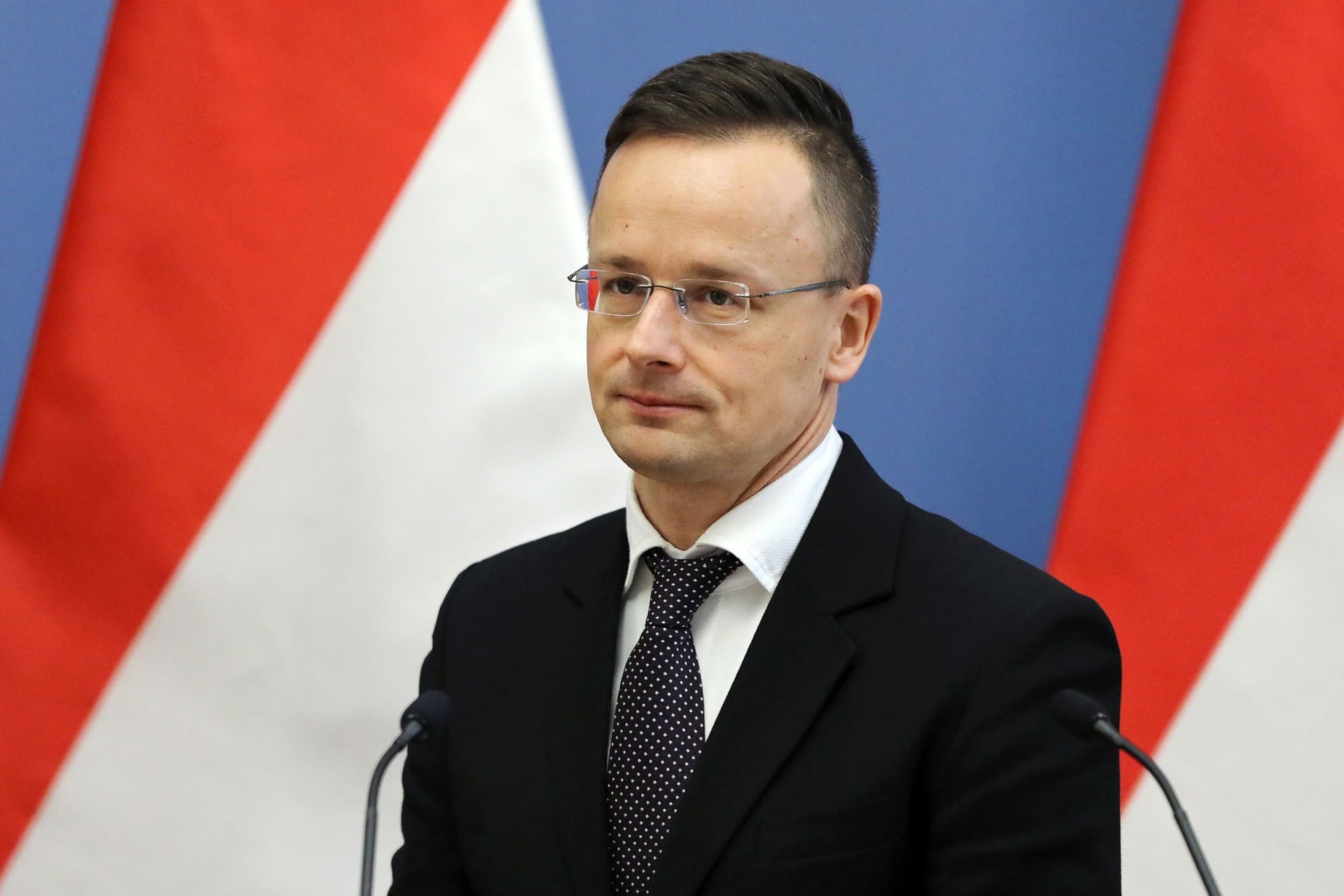 Szijjártó: Több szerénység lenne indokolt Donald Tusk részéről