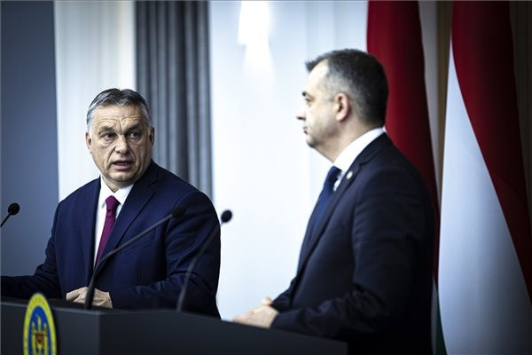 Orbán: Az EU-nak is érdeke a stratégiai partnerség Moldovával