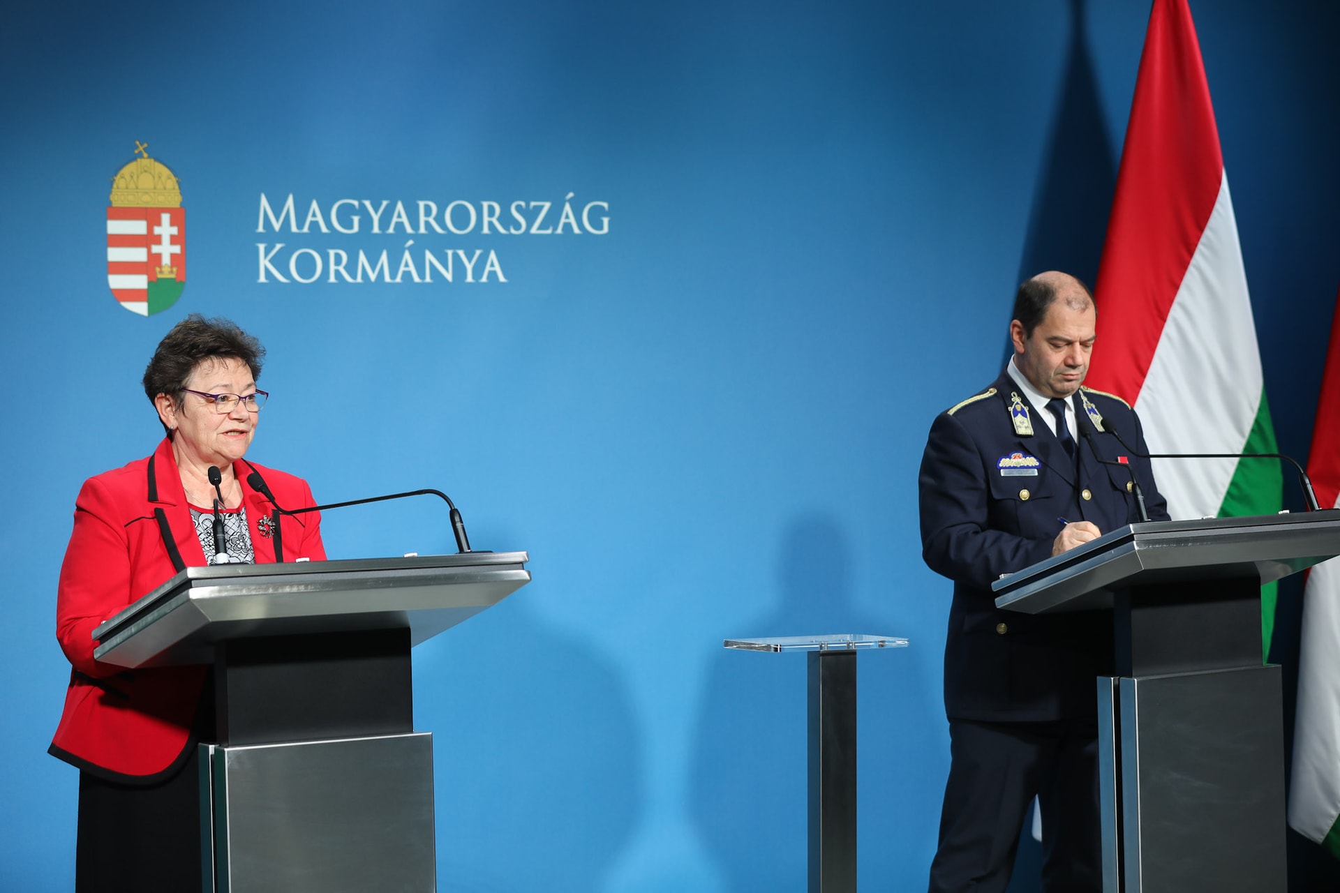 Müller Cecília: Rövid időn belül tömegessé válhatnak a fertőzések