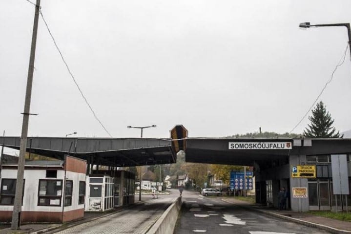 Szlovákia visszaállítja a határellenőrzést a közúti határokon