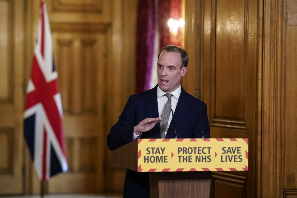 A brit kormány legalább három hétre meghosszabbította a korlátozásokat