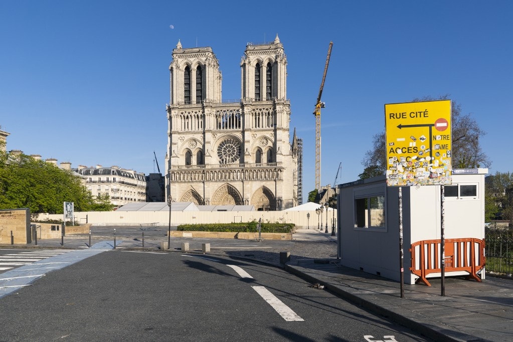Élőben közvetítik a töviskoszorú imádását nagypénteken a Notre Dame-ból