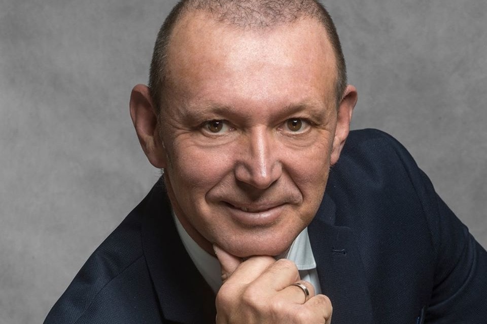 Apák napján Györfi Pállal debütál a csalad.hu új videóinterjú-sorozata