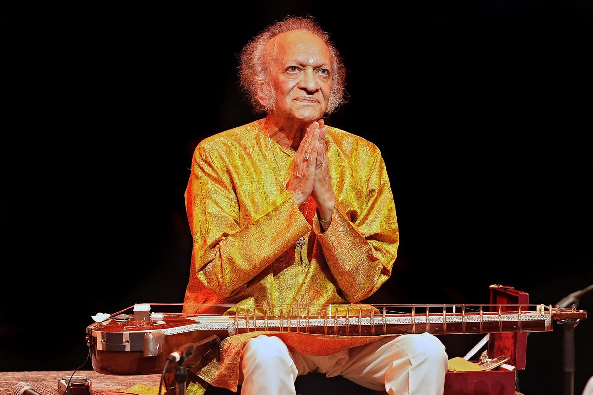Ravi Shankar szitárművész, „India nemzeti kincse” születésének centenáriumát ünneplik világszerte