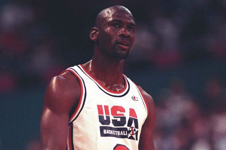 Óriási összegért kelhet el Michael Jordan és Kobe Bryant meze