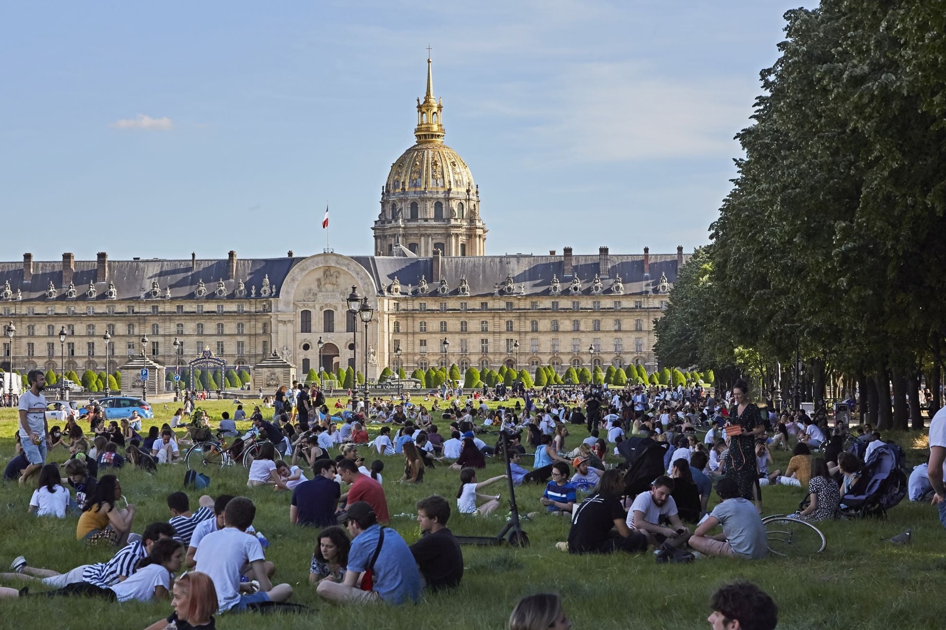 Újra megnyílhatnak a francia templomok