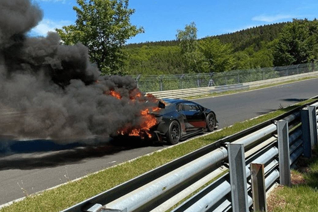 Kigyulladt egy Lamborghini-prototípus a Nürburgringen