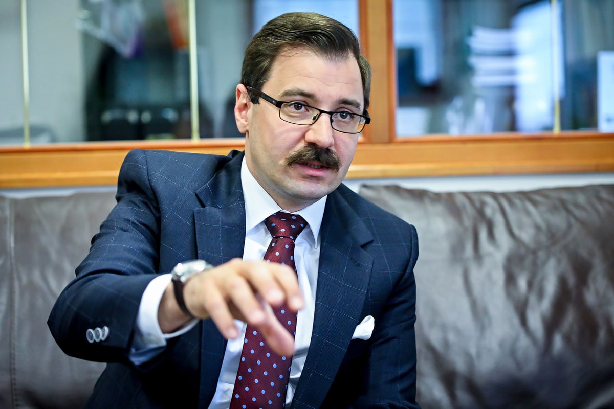 Liberális csordavokál és szőnyegbombázás