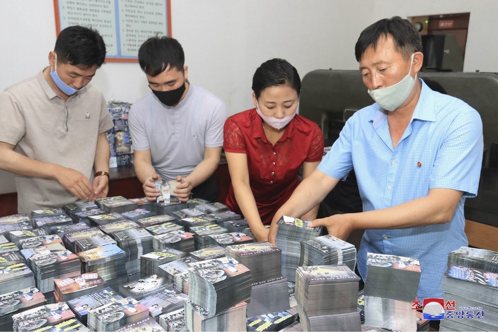Észak-Korea 12 millió propagandaröplapot szór szét Dél-Korea felett