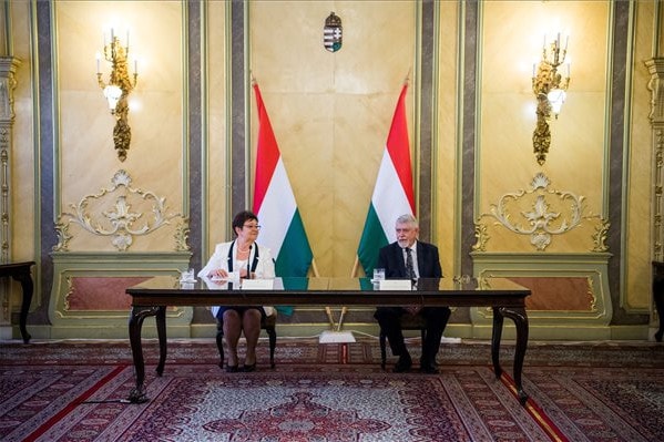 Kásler Miklós: Nemzeti egység alakult a járvány elleni küzdelemben