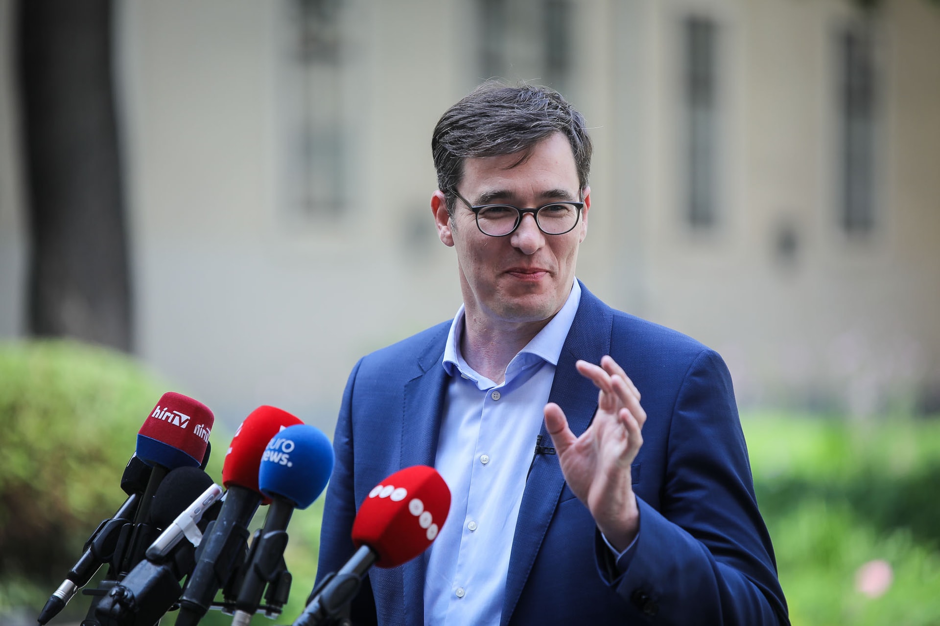 Nyilvánosan kell bocsánatot kérnie Karácsonynak