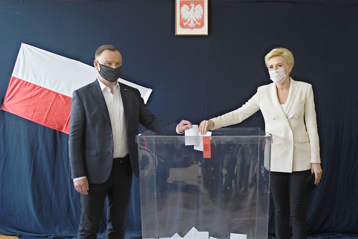 Megmozgatta a lengyeleket az elnökválasztás első fordulója