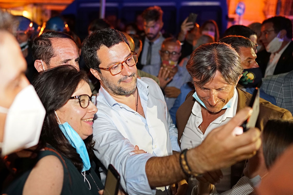 Ismét kiosztotta Matteo Salvini  a Conte-kormányt