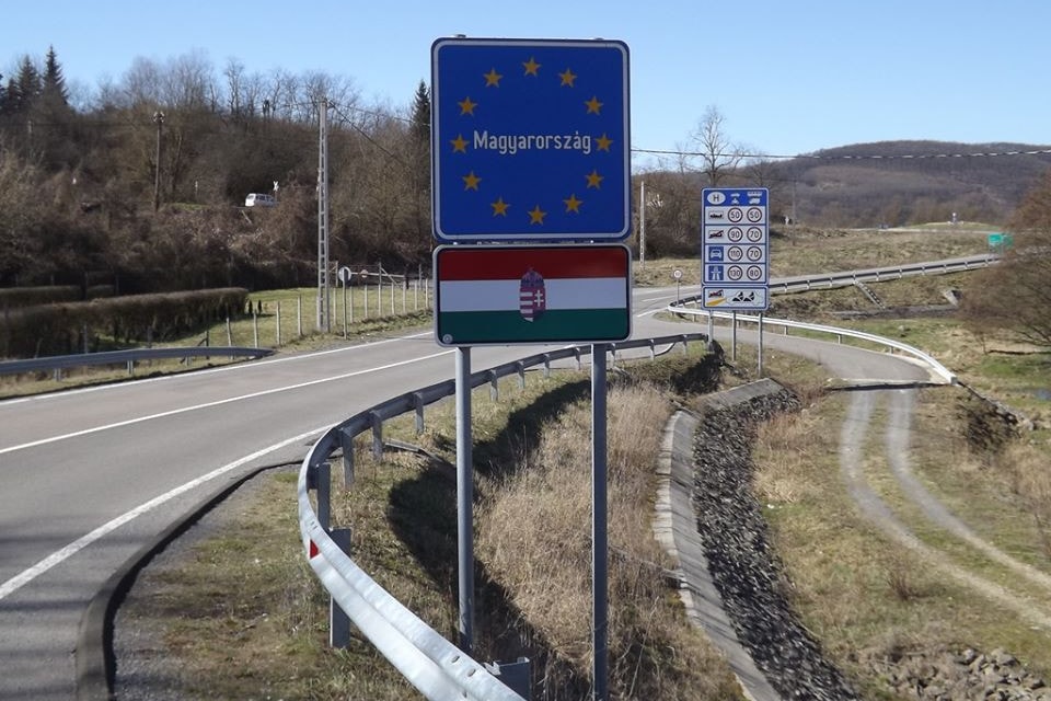 Életbe léptek a határvédelmi intézkedések Magyarországon