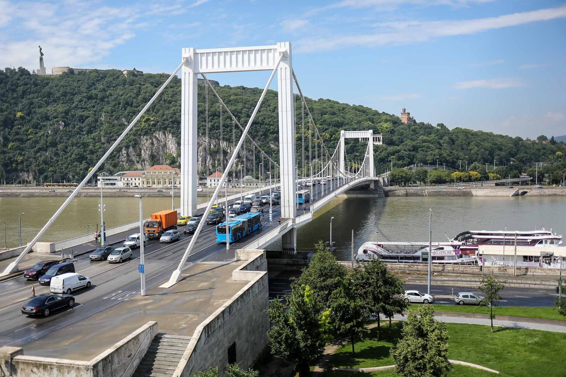 Egyszerűsödnek a szabályok a vállalkozások versenyképességéért